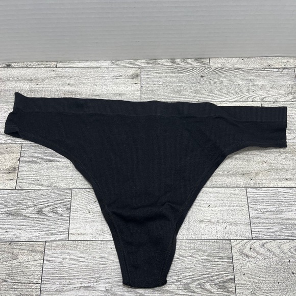 Women's Size Large Seamless Thongs Set of 6 No Show Underwear Breathable Panties - Picture 1 of 5
